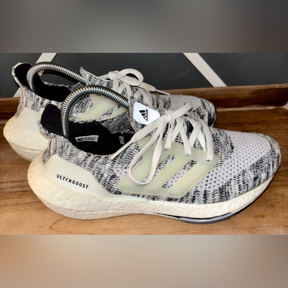 Like New! Adidas UltraBoost 21 Men’s Athletic Shoes